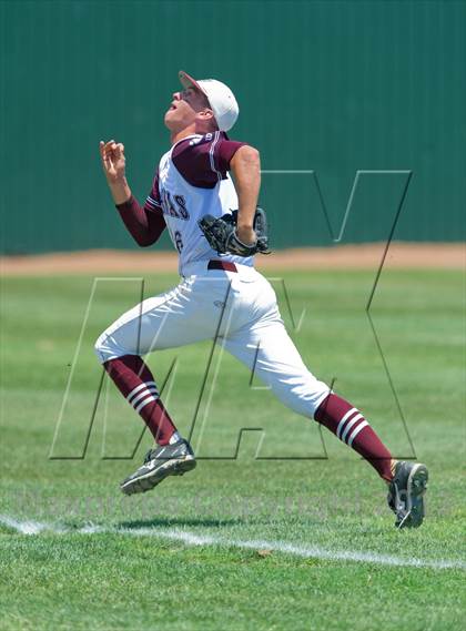Thumbnail 2 in Hallettsville vs. Marion (UIL 2A Region IV Regional Finals) photogallery.