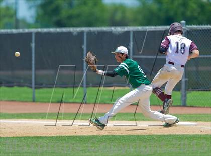 Thumbnail 3 in Hallettsville vs. Marion (UIL 2A Region IV Regional Finals) photogallery.