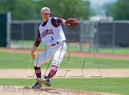 Thumbnail 2 in Hallettsville vs. Marion (UIL 2A Region IV Regional Finals) photogallery.