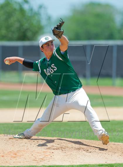 Thumbnail 2 in Hallettsville vs. Marion (UIL 2A Region IV Regional Finals) photogallery.