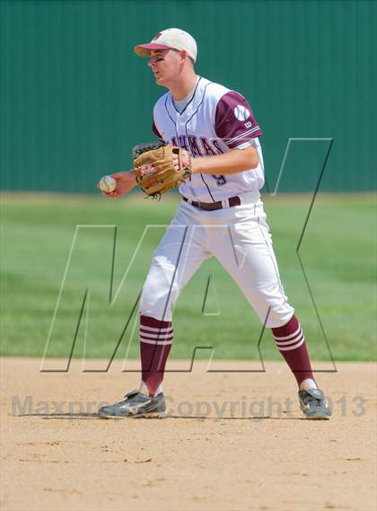 Thumbnail 3 in Hallettsville vs. Marion (UIL 2A Region IV Regional Finals) photogallery.
