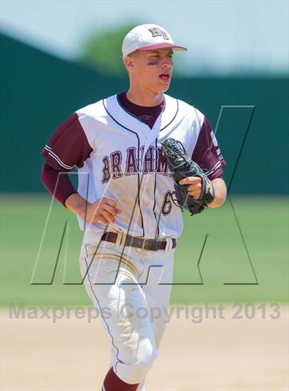 Thumbnail 1 in Hallettsville vs. Marion (UIL 2A Region IV Regional Finals) photogallery.