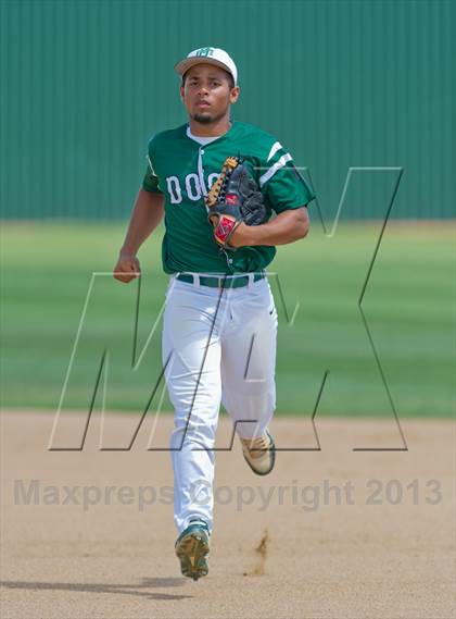 Thumbnail 3 in Hallettsville vs. Marion (UIL 2A Region IV Regional Finals) photogallery.
