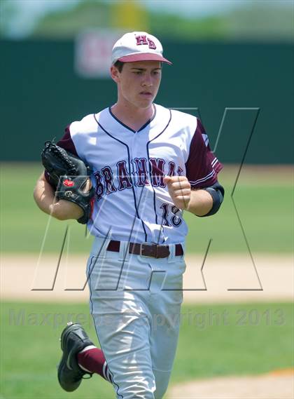Thumbnail 2 in Hallettsville vs. Marion (UIL 2A Region IV Regional Finals) photogallery.