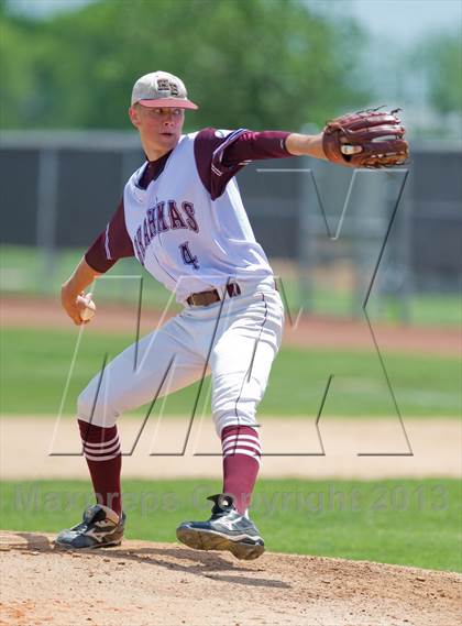 Thumbnail 2 in Hallettsville vs. Marion (UIL 2A Region IV Regional Finals) photogallery.