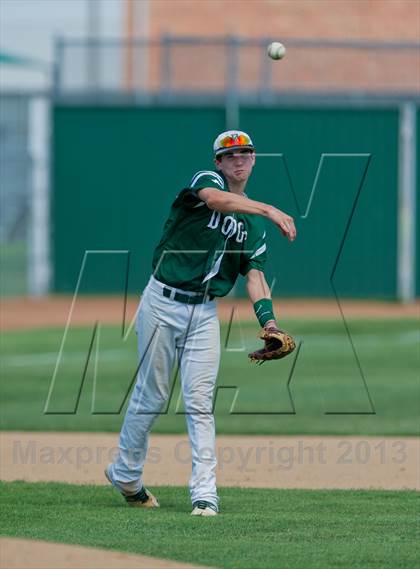 Thumbnail 3 in Hallettsville vs. Marion (UIL 2A Region IV Regional Finals) photogallery.
