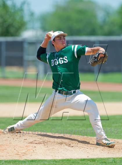 Thumbnail 3 in Hallettsville vs. Marion (UIL 2A Region IV Regional Finals) photogallery.