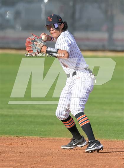 Thumbnail 2 in Casteel @ Corona del Sol photogallery.