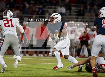 Thumbnail 2 in Olathe North vs. Blue Valley West (KSHSAA 6A Regional) photogallery.