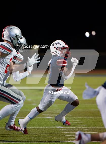 Thumbnail 2 in Olathe North vs. Blue Valley West (KSHSAA 6A Regional) photogallery.