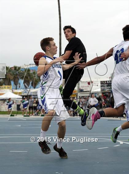 Thumbnail 1 in Pacifica Christian vs. Albert Einstein Academy (Western Outdoor Classic-Venice Beach) photogallery.