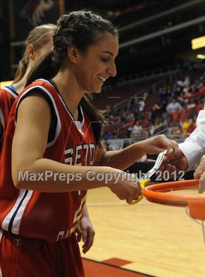 Thumbnail 2 in Peoria vs. Seton Catholic (AIA D2 Final) photogallery.