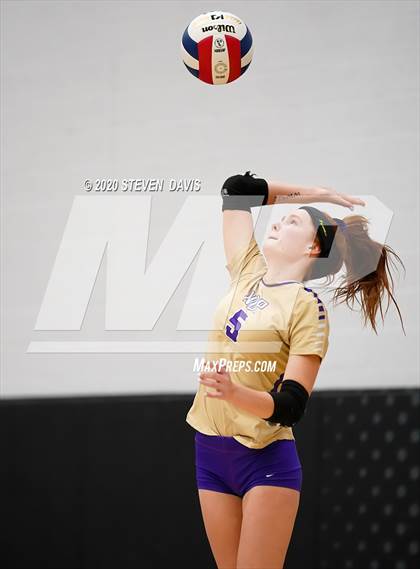 Thumbnail 2 in Notre Dame Prep vs. Salpointe Catholic (AIA 4A Final) photogallery.