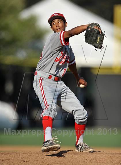 Thumbnail 1 in JSerra Catholic vs. Lakewood (Boras Classic - South Bracket) photogallery.