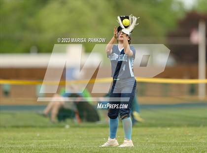 Thumbnail 3 in Bishop Grimes vs Jordan Elbridge photogallery.