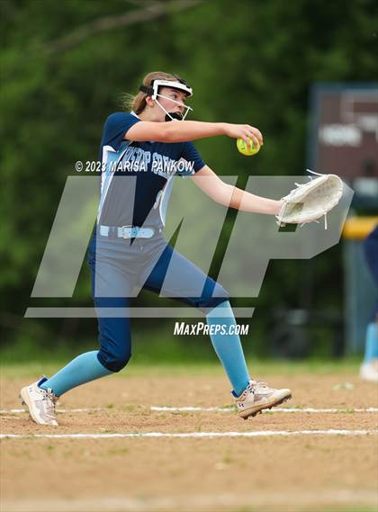 Thumbnail 3 in Bishop Grimes vs Jordan Elbridge photogallery.