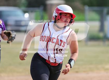 Thumbnail 3 in Kee vs Western Dubuque (West Delaware Invitational) photogallery.