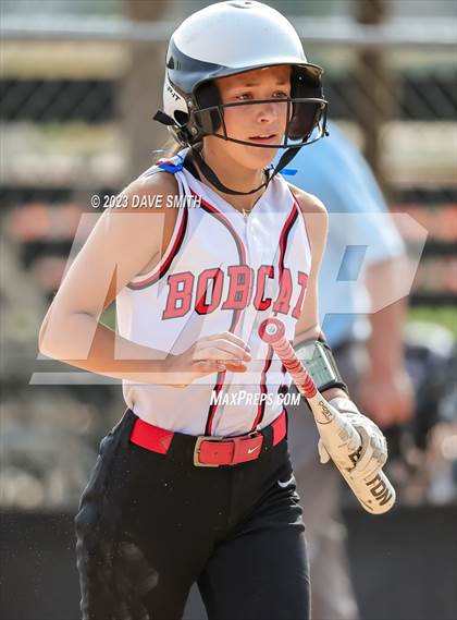 Thumbnail 3 in Kee vs Western Dubuque (West Delaware Invitational) photogallery.