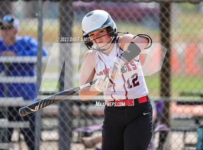 Thumbnail 3 in Kee vs Western Dubuque (West Delaware Invitational) photogallery.