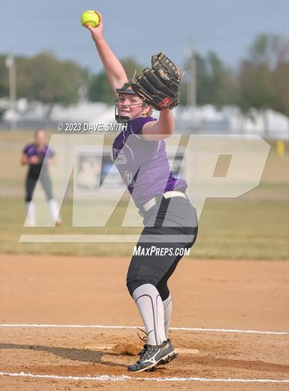 Thumbnail 1 in Kee vs Western Dubuque (West Delaware Invitational) photogallery.
