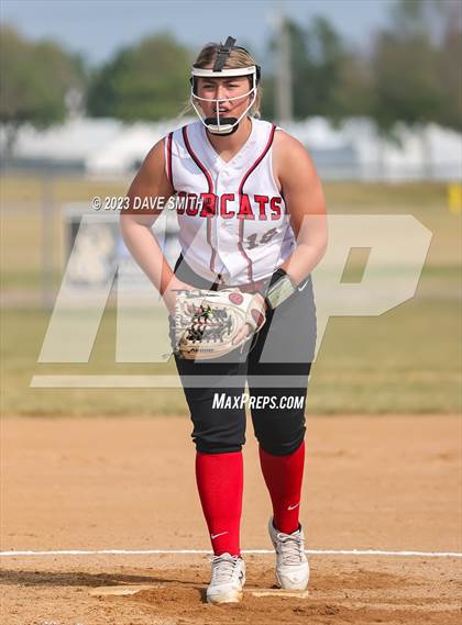 Thumbnail 1 in Kee vs Western Dubuque (West Delaware Invitational) photogallery.