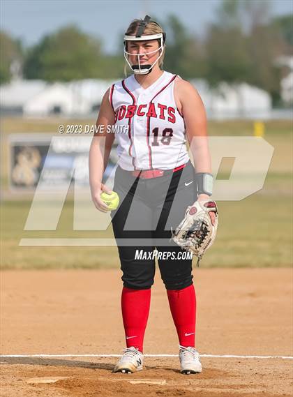 Thumbnail 3 in Kee vs Western Dubuque (West Delaware Invitational) photogallery.