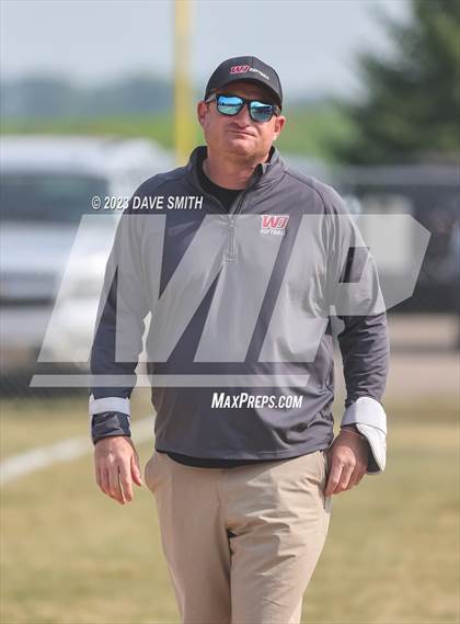 Thumbnail 2 in Kee vs Western Dubuque (West Delaware Invitational) photogallery.