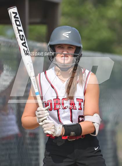 Thumbnail 2 in Kee vs Western Dubuque (West Delaware Invitational) photogallery.