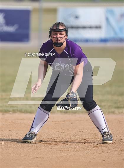 Thumbnail 1 in Kee vs Western Dubuque (West Delaware Invitational) photogallery.