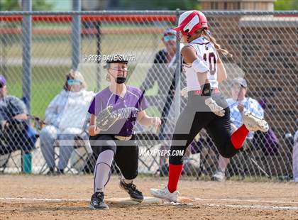 Thumbnail 2 in Kee vs Western Dubuque (West Delaware Invitational) photogallery.