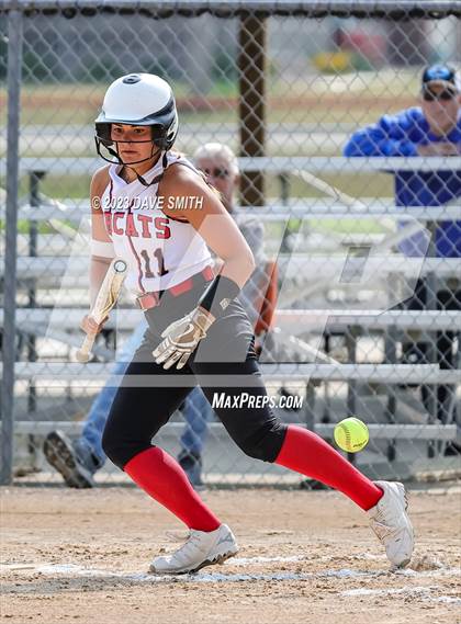 Thumbnail 3 in Kee vs Western Dubuque (West Delaware Invitational) photogallery.