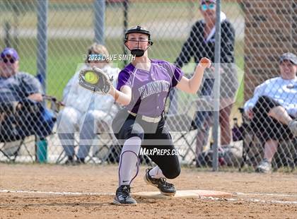 Thumbnail 3 in Kee vs Western Dubuque (West Delaware Invitational) photogallery.