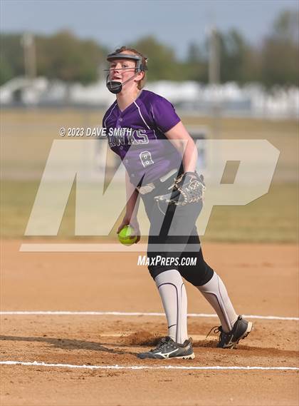 Thumbnail 2 in Kee vs Western Dubuque (West Delaware Invitational) photogallery.