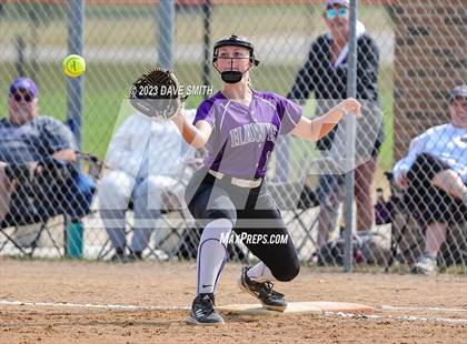 Thumbnail 2 in Kee vs Western Dubuque (West Delaware Invitational) photogallery.