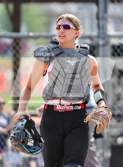 Thumbnail 2 in Kee vs Western Dubuque (West Delaware Invitational) photogallery.