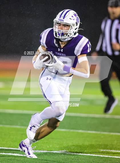 Thumbnail 3 in Jacksboro vs Callisburg (UIL 3A Bi-district playoff) photogallery.
