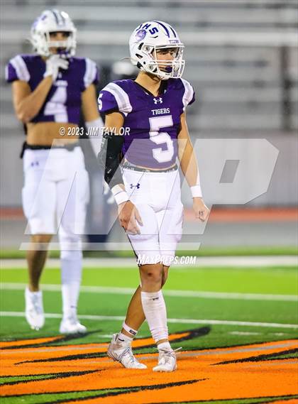 Thumbnail 1 in Jacksboro vs Callisburg (UIL 3A Bi-district playoff) photogallery.
