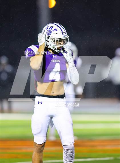 Thumbnail 3 in Jacksboro vs Callisburg (UIL 3A Bi-district playoff) photogallery.