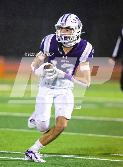 Thumbnail 2 in Jacksboro vs Callisburg (UIL 3A Bi-district playoff) photogallery.
