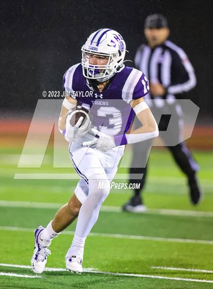 Thumbnail 1 in Jacksboro vs Callisburg (UIL 3A Bi-district playoff) photogallery.