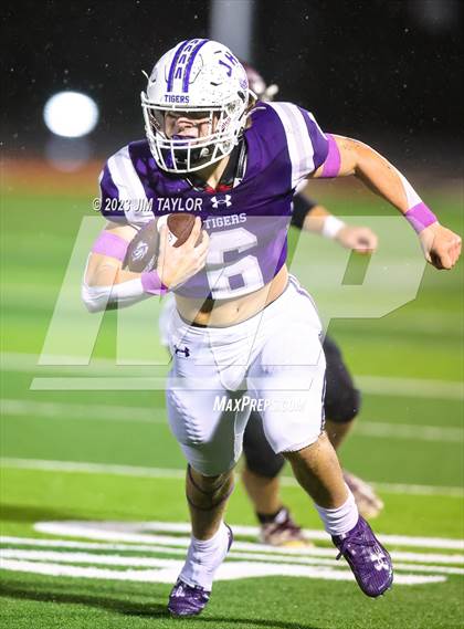 Thumbnail 2 in Jacksboro vs Callisburg (UIL 3A Bi-district playoff) photogallery.