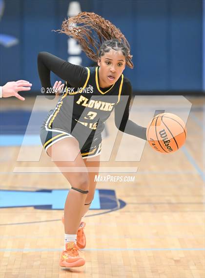 Thumbnail 2 in Deer Valley vs. Flowing Wells (AIA 4A Round 1 Playoff) photogallery.