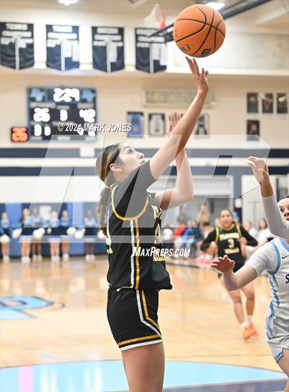 Thumbnail 2 in Deer Valley vs. Flowing Wells (AIA 4A Round 1 Playoff) photogallery.