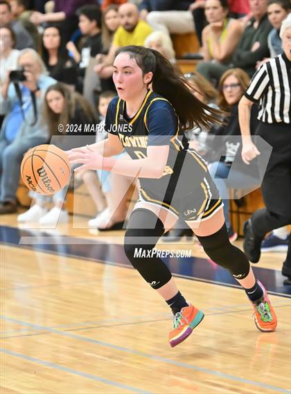 Thumbnail 2 in Deer Valley vs. Flowing Wells (AIA 4A Round 1 Playoff) photogallery.