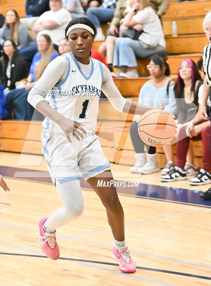 Thumbnail 2 in Deer Valley vs. Flowing Wells (AIA 4A Round 1 Playoff) photogallery.