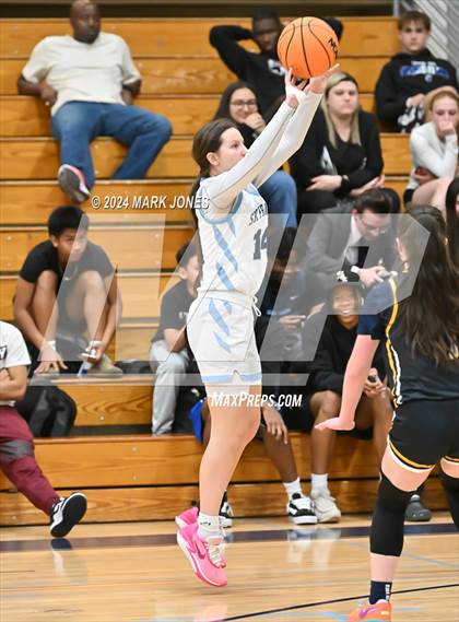 Thumbnail 3 in Deer Valley vs. Flowing Wells (AIA 4A Round 1 Playoff) photogallery.