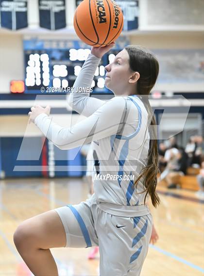 Thumbnail 2 in Deer Valley vs. Flowing Wells (AIA 4A Round 1 Playoff) photogallery.