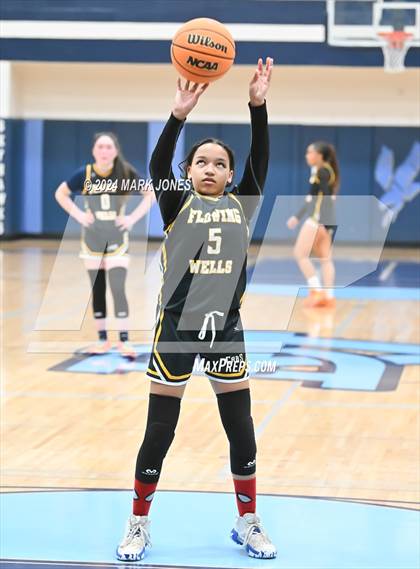 Thumbnail 2 in Deer Valley vs. Flowing Wells (AIA 4A Round 1 Playoff) photogallery.