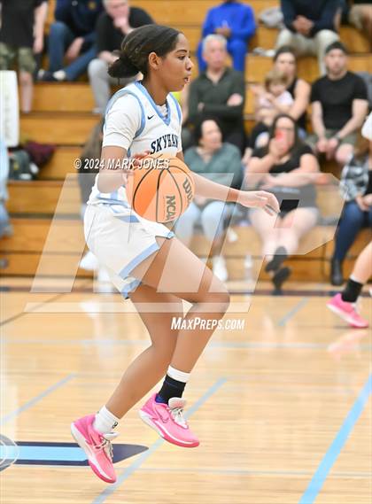 Thumbnail 2 in Deer Valley vs. Flowing Wells (AIA 4A Round 1 Playoff) photogallery.