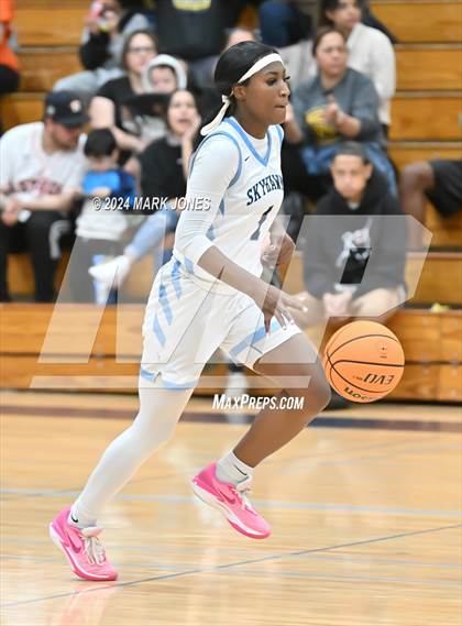 Thumbnail 1 in Deer Valley vs. Flowing Wells (AIA 4A Round 1 Playoff) photogallery.